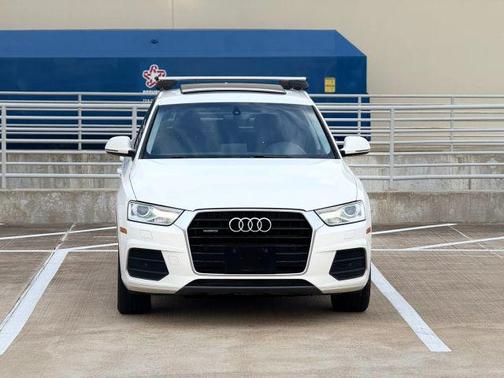 Cortina White 2017 Audi Q3 2.0T Premium