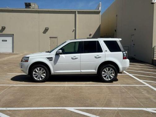 Fuji White 2013 Land Rover LR2 Base