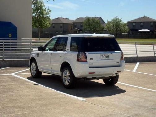 Fuji White 2013 Land Rover LR2 Base