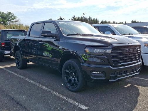Diamond Black Crystal Pearlcoat 2026 RAM 1500 Laramie