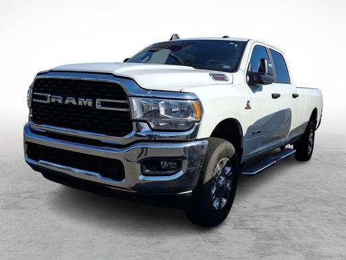 Bright White Clearcoat 2024 RAM 2500 Big Horn Crew Cab 4x4 8' Box