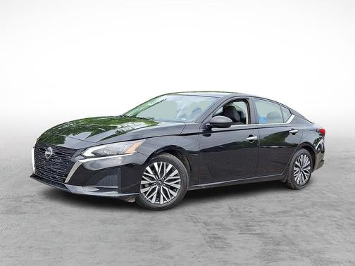 Super Black Clearcoat 2024 Nissan Altima 2.5 SV