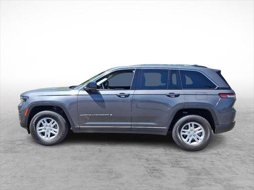 2022 Jeep Grand Cherokee Laredo