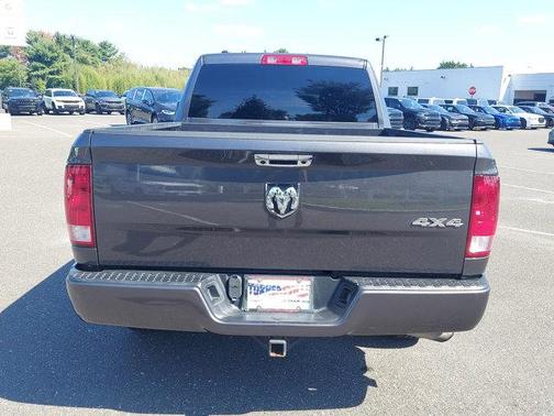 Photo 5 of 29 of 2018 RAM 1500 Express