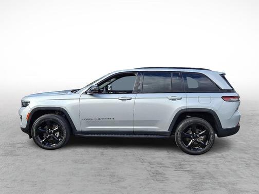 2022 Jeep Grand Cherokee Altitude