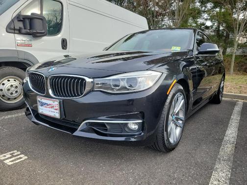 Photo 2 of 5 of 2016 BMW 328 Gran Turismo i xDrive SULEV