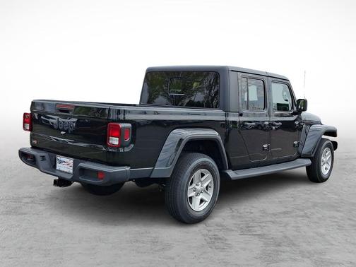 2022 Jeep Gladiator Sport S