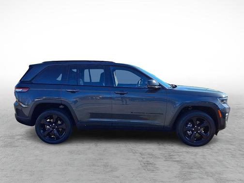 2022 Jeep Grand Cherokee Altitude
