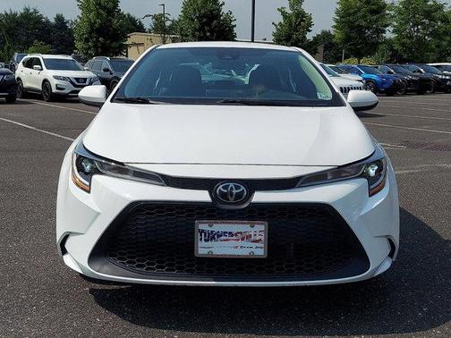 Photo 2 of 29 of 2020 Toyota Corolla LE