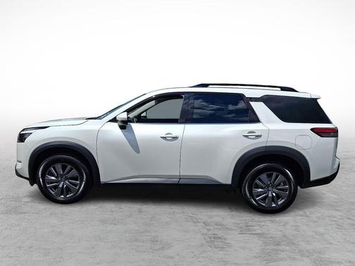 Pearl White Tricoat 2024 Nissan Pathfinder SV 4WD