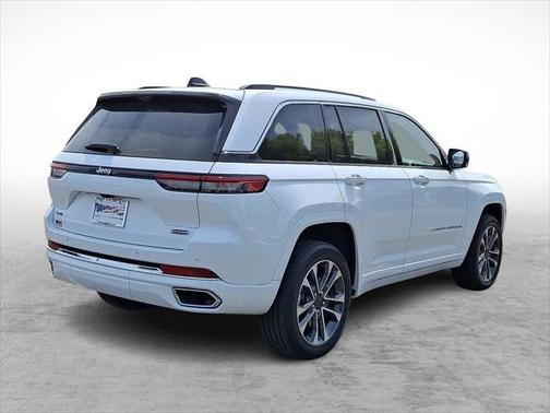 2022 Jeep Grand Cherokee 4xe Overland