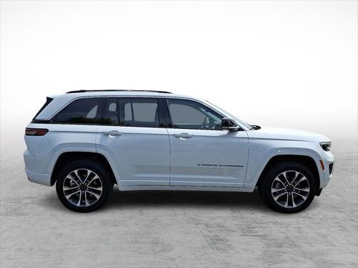 2022 Jeep Grand Cherokee 4xe Overland