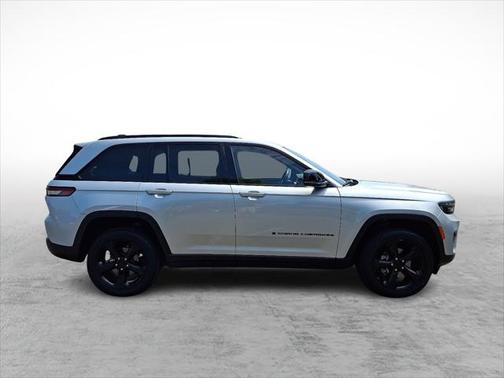 2022 Jeep Grand Cherokee Altitude