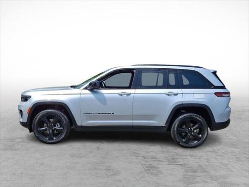 2022 Jeep Grand Cherokee Altitude