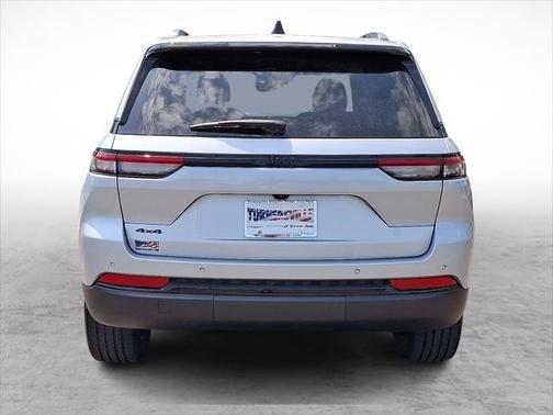 2022 Jeep Grand Cherokee Altitude
