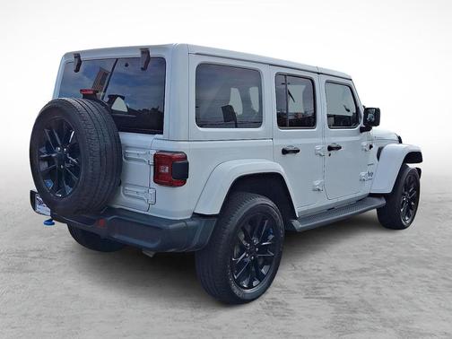 2022 Jeep Wrangler Unlimited 4xe Sahara