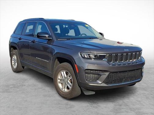 2022 Jeep Grand Cherokee Laredo