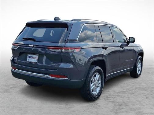 2022 Jeep Grand Cherokee Laredo