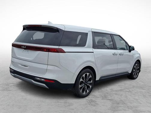 2023 Kia Carnival EX