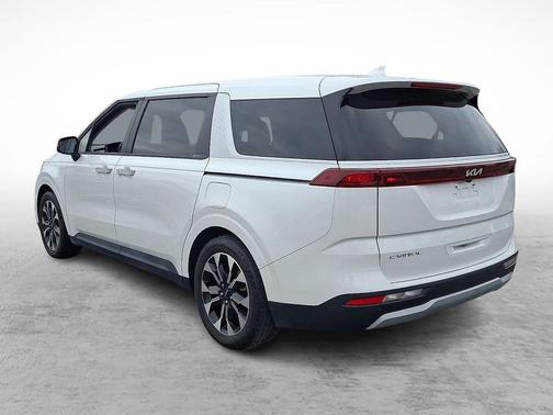 2023 Kia Carnival EX