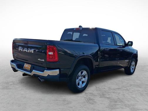 Diamond Black Crystal Pearlcoat 2025 RAM 1500 Big Horn/Lone Star