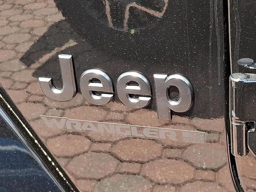 Black Clearcoat 2026 Jeep Wrangler 4-Door Sahara 4x4