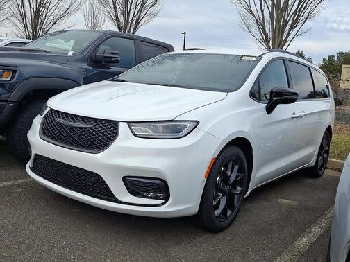 2026 Chrysler Pacifica L