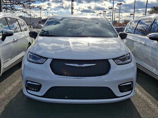 2026 Chrysler Pacifica L