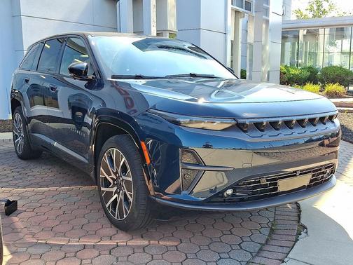 2025 Jeep Wagoneer S Limited