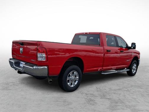 2024 RAM 3500 Big Horn Crew Cab 4x4 8' Box