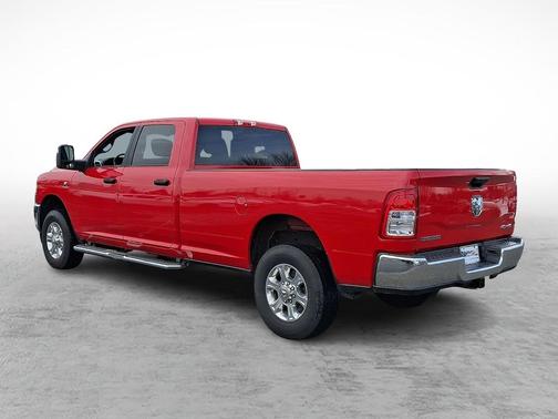 2024 RAM 3500 Big Horn Crew Cab 4x4 8' Box