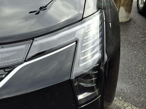 Diamond Black Crystal Pearlcoat 2027 Chrysler Pacifica L