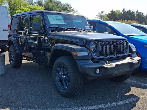 Black Clearcoat 2026 Jeep Wrangler 85th Anniversary