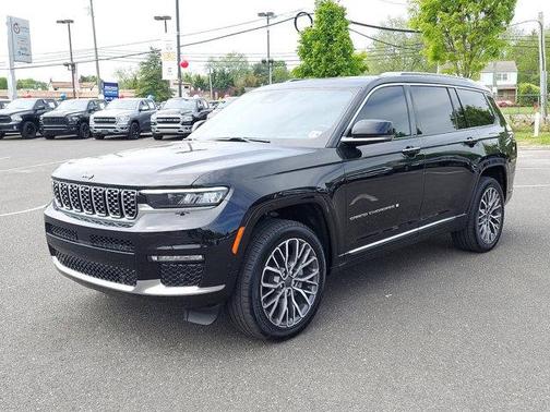 Photo 3 of 41 of 2021 Jeep Grand Cherokee L Summit