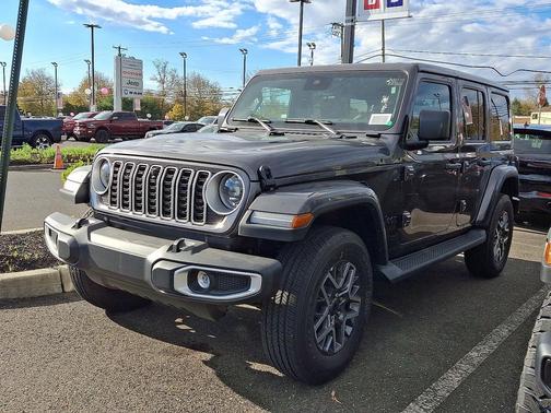 2025 Jeep Wrangler 4-Door Sahara 4x4