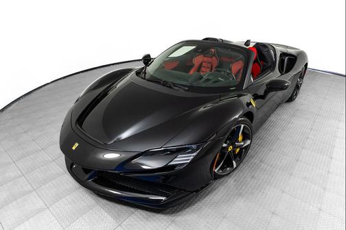 Nero 2025 Ferrari SF90 Spider Base