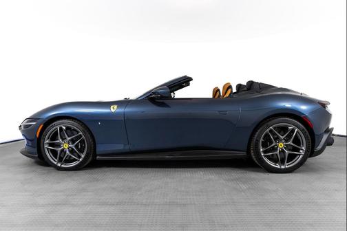 2025 Ferrari Roma Spider Base