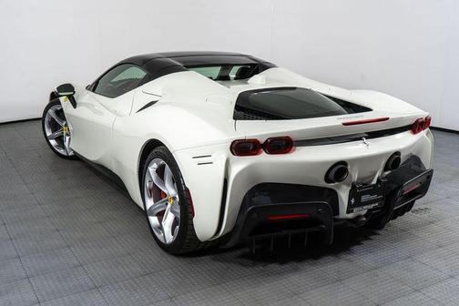 2025 Ferrari SF90 Spider Base