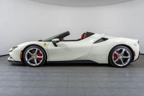 2025 Ferrari SF90 Spider Base