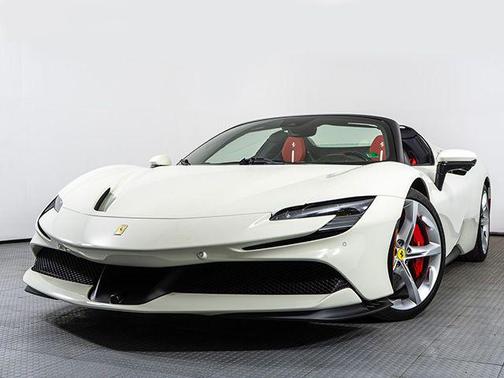 2025 Ferrari SF90 Spider Base