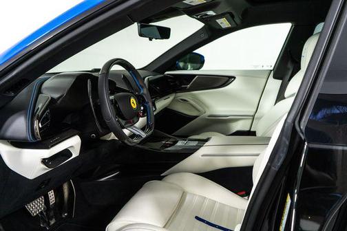 2025 Ferrari Purosangue Base