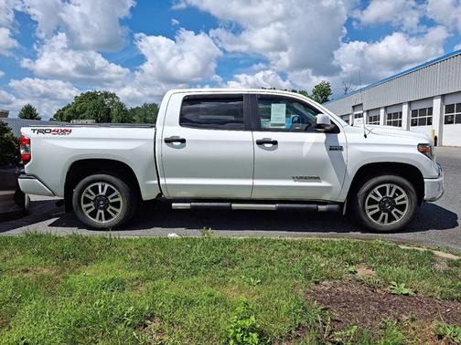2018 Toyota Tundra SR5