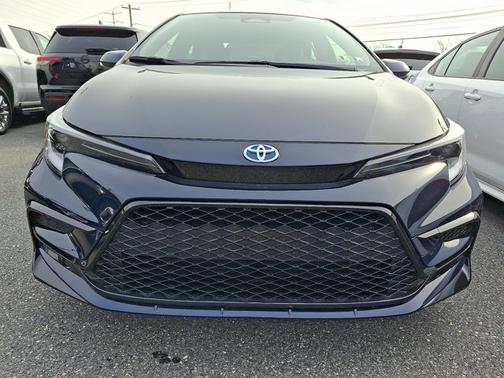 2025 Toyota Corolla Hybrid SE