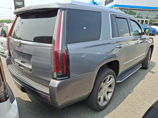 2018 Cadillac Escalade Luxury