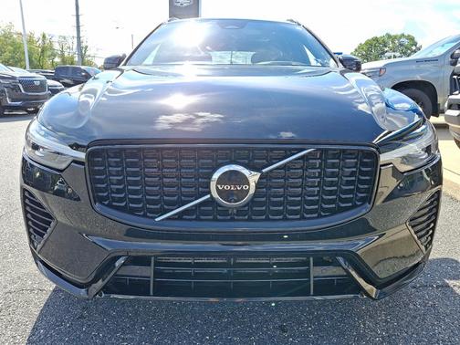 2022 Volvo XC60 Recharge Plug-In Hybrid R-Design