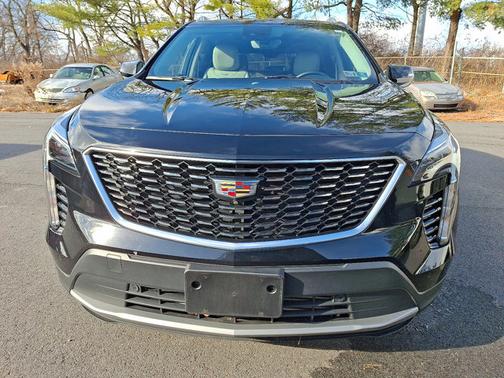 2022 Cadillac XT4 AWD Premium Luxury