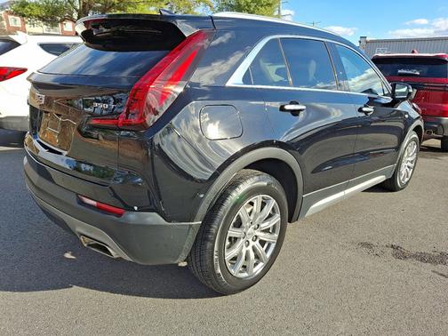 2022 Cadillac XT4 AWD Premium Luxury