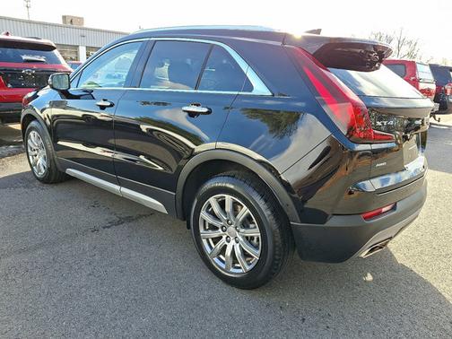 2022 Cadillac XT4 AWD Premium Luxury