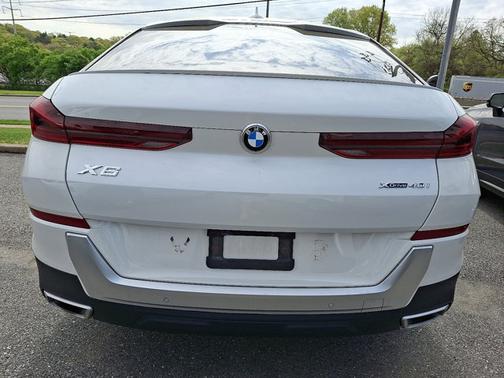2023 BMW X6 xDrive40i