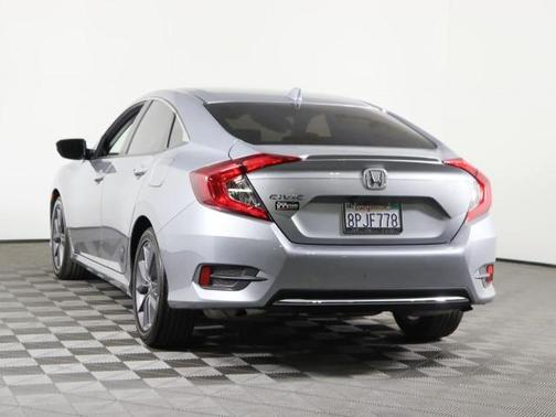 Photo 4 of 8 of 2019 Honda Civic EX